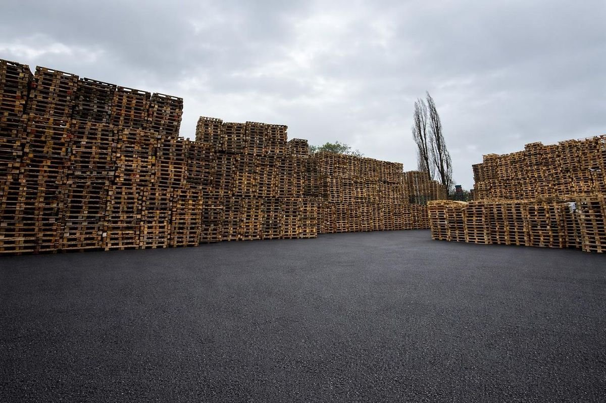 Palettenlager von DirectPAL — Bestand an Holzpaletten